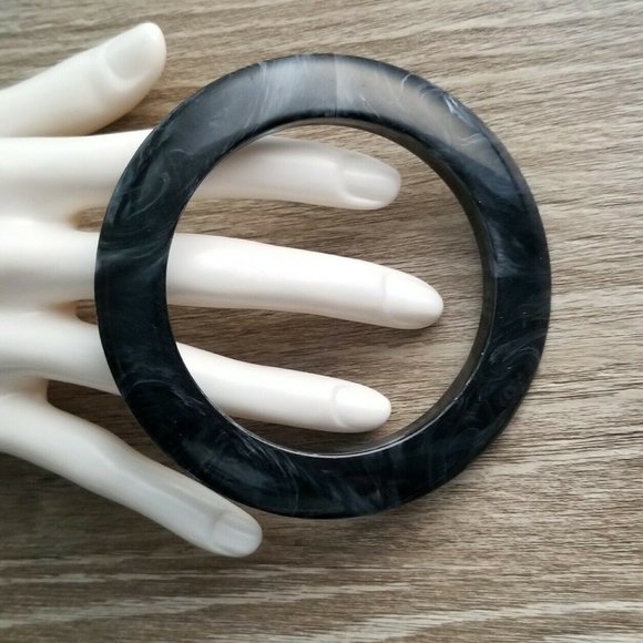 LUCITE MARBLED SAUCER BANGLE BRACELET & NECKLACE - Picture 6 of 8